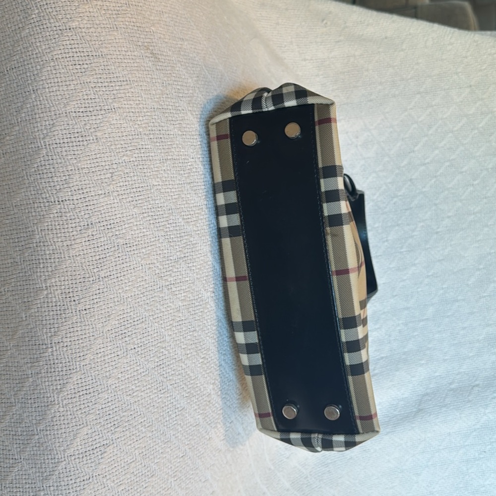 Burberry Tan and Black Tote Bag with Iconic Check Pattern - Picture 5 of 6